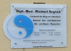 LED Praxis-Schild Typ Ying Graviert / beleuchteter Wunschtext