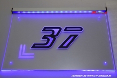 Typ7 Hausnummer beleuchtet mit LED beleuchtung und gravur im SW-Modern-Design