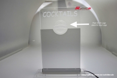 Individuell gestaltbarer Thekenaufsteller COCKTAILS + Ihr Logo mit indirekter Bi-Color LED Beleuchtung + Stift