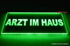 LED Leuchtschild ARZT IM HAUS graviert mit indirekter LED Beleuchtung