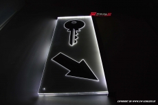 LED Gravur Schild Schlssel / Schlsseldienst + Pfeil schrg beidseitig Lesbar als Ausleger