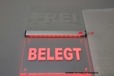 LED Hinweis Signal-Schild FREI / BELEGT graviert mit indirekter LED Beleuchtung